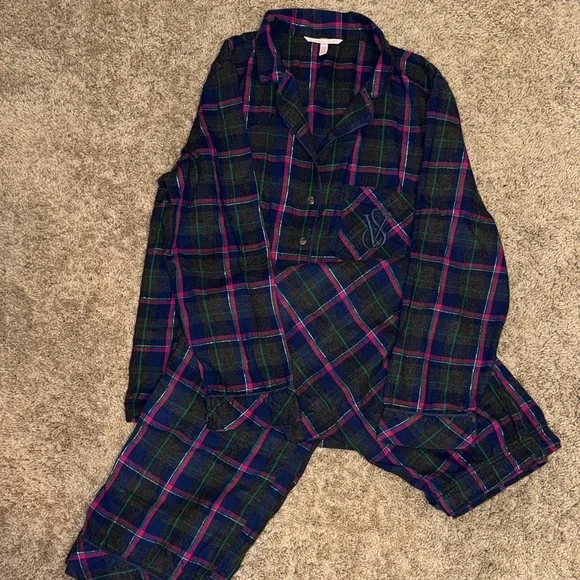 Victoria Secret Plaid Pajama Set in Blue and Pink - Picture 7 of 7